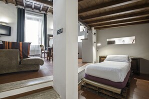 1 chambre, fer et planche à repasser, Wi-Fi gratuit, draps fournis
