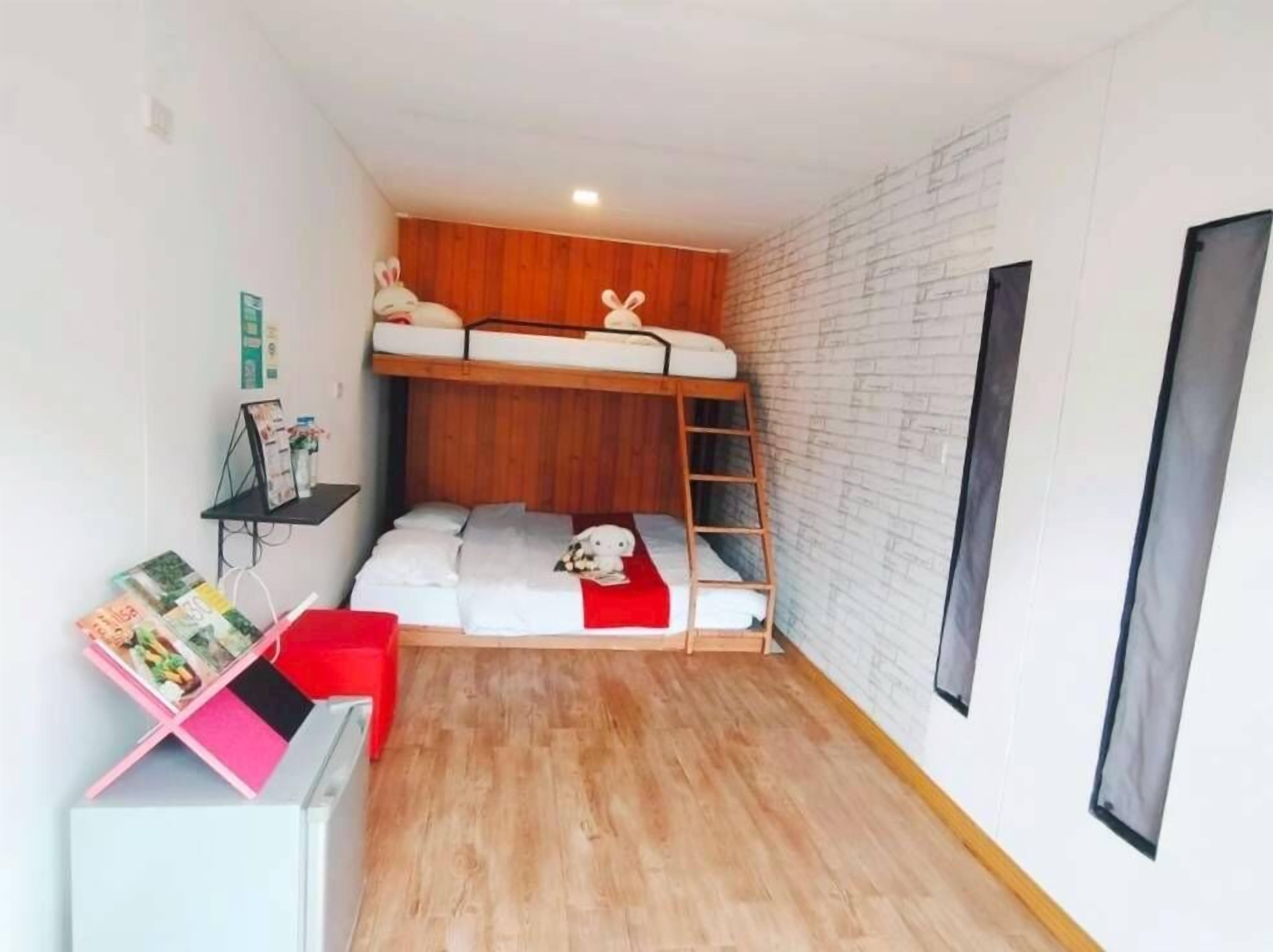 Exclusive Room | Individually decorated, laptop workspace, soundproofing, free WiFi