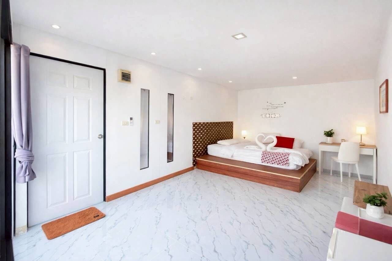 Individually decorated, laptop workspace, soundproofing, free WiFi