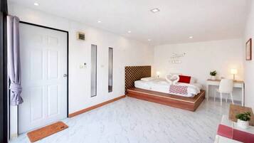 Trang trí khác biệt, khu vực làm việc phù hợp cho laptop