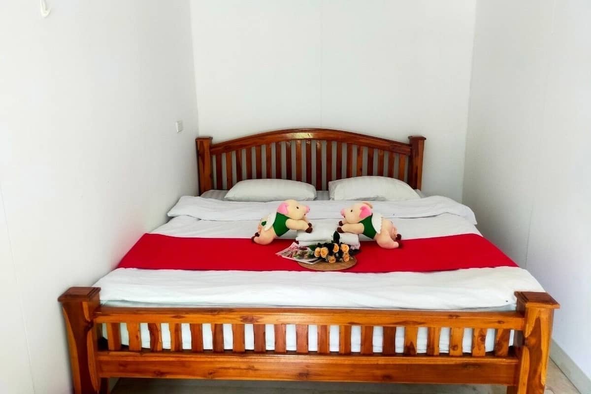 Honeymoon Room | 1 bedroom, individually decorated, laptop workspace, soundproofing