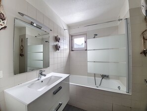 Badekar, hårtørrer