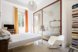 4 chambres, fer et planche à repasser, Wi-Fi gratuit, draps fournis