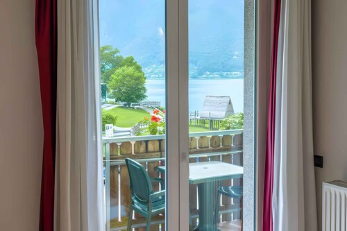 Holiday apartment with lake view