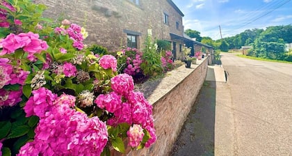 16th Cent,6 bed house,15 People
