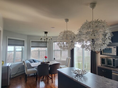 Peaceful retreat with beautiful ocean view in quiet Eastern Passage