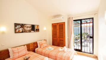 2 bedrooms, iron/ironing board, free WiFi