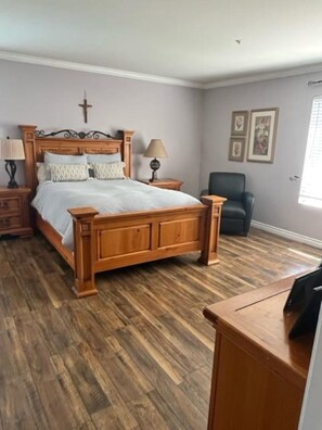 4 habitaciones, tabla de planchar con plancha y wifi gratis 