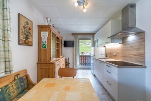 冰箱、洗碗机、茶具/咖啡用具、厨具/餐具