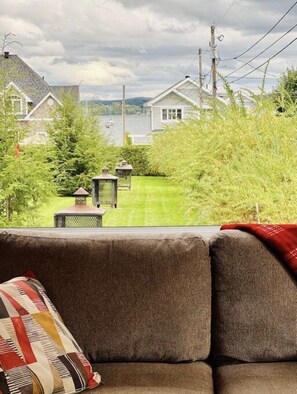 Property grounds - The Lady of the Water - Access to the lake (Magog)