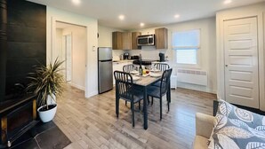 Interior - The Lighthouse - Access to the Lake (Magog)