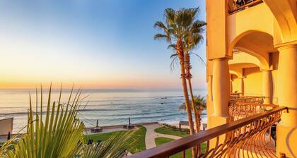 Beach + Surf Lovers 2BR OCEANFRONT Family Friendly Condo Steps from the Sand