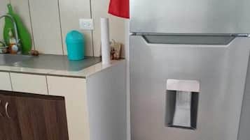 Kamar Double Basic, 1 Tempat Tidur Double, Bebas Asap Rokok, pemandangan kebun | Dapur pribadi