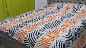 Basic-Doppelzimmer, 1 Doppelbett, Nichtraucher, Gartenblick | Badezimmer | Badewanne, Handtücher, Seife, Toilettenpapier