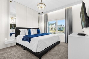 4 bedrooms, iron/ironing board, WiFi, bed sheets