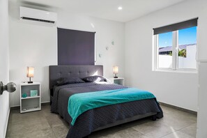 3 عدّة غرف نوم ومكواة/لوح كي وواي فاي وملاءات أسرّة