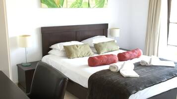 Deluxe Villa | 3 bedrooms, in-room safe, desk, soundproofing