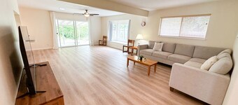 Peaceful Near Campus Home