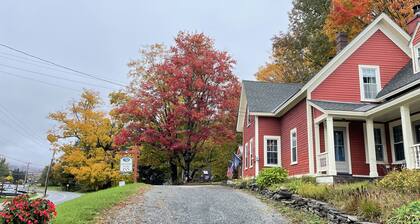 Deerfield Valley Inn, 5min. to M.Snow Room Entire Inn