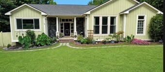 PRIVATE one bed, one bath and separate entrance at Revolving Door Ranch