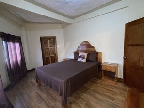3 bedrooms, iron/ironing board, travel cot, free WiFi
