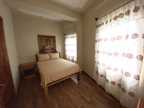 3 bedrooms, iron/ironing board, travel crib, free WiFi
