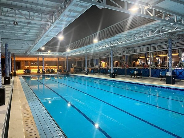 Piscine extérieure (ouverte en saison)