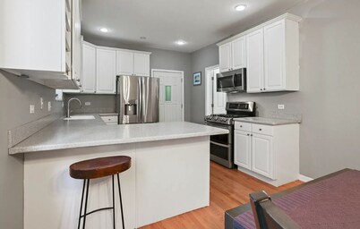 Spacious, Clean and Steps from Wrigley Field!