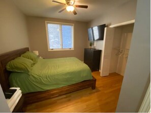 2 habitaciones, tabla de planchar con plancha, wifi y ropa de cama 