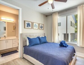 2 bedrooms, in-room safe, desk, iron/ironing board