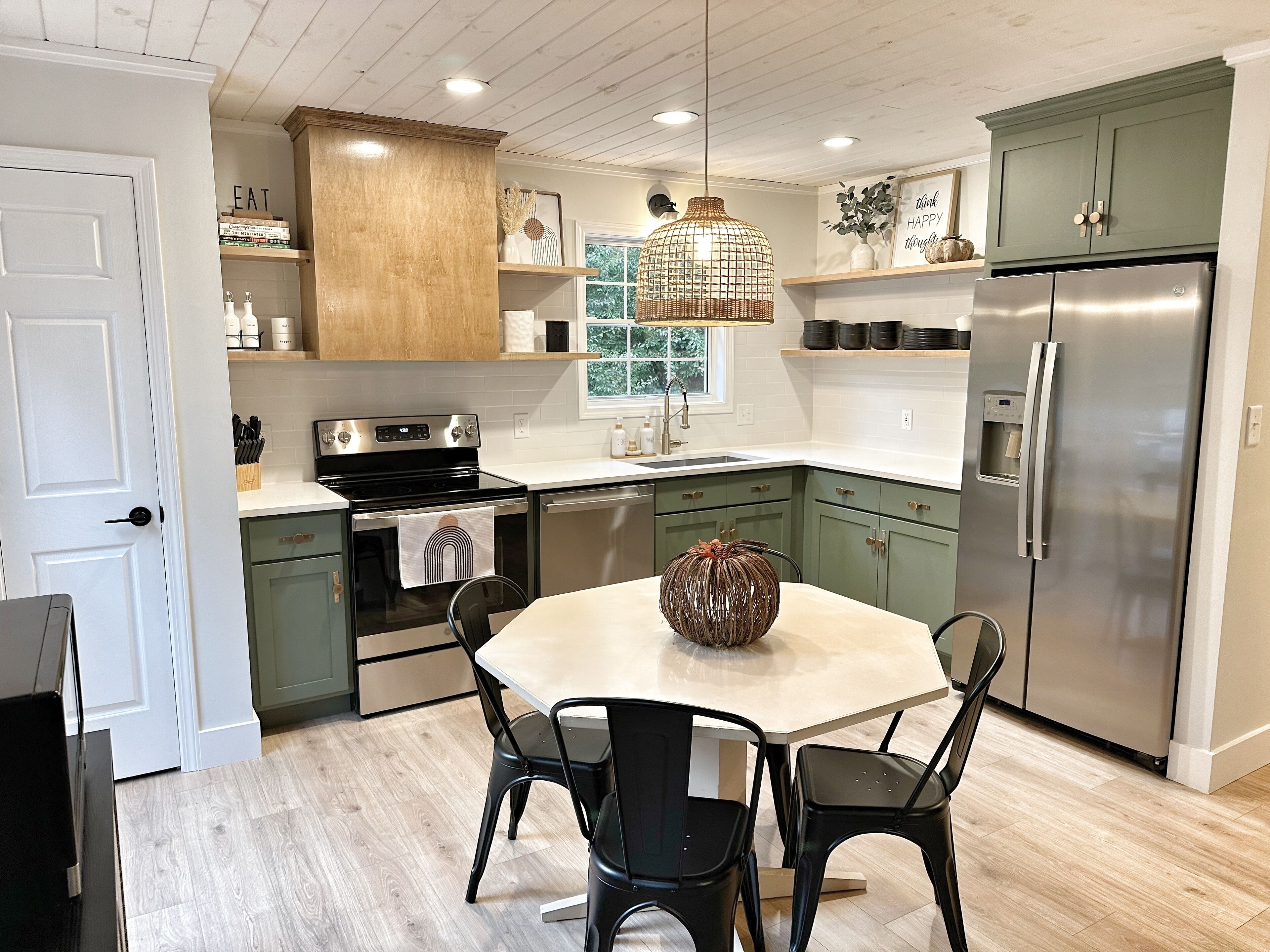 Newly renovated Ridgeway Stay - Less than 10 mins to downtown Dahlonega! 