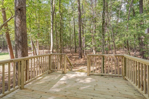 Duke 2BR @ American Village Townhouse w/ FAST internet