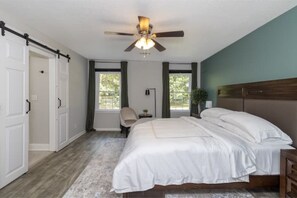 4 habitaciones, tabla de planchar con plancha, wifi y ropa de cama 