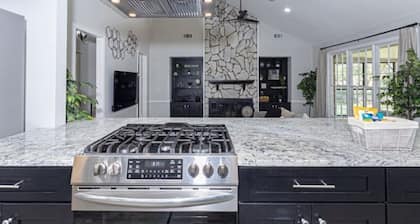 4 Bedroom Retreat — Close to Ft Benning: Modern, Cozy, and Mins to Everything!