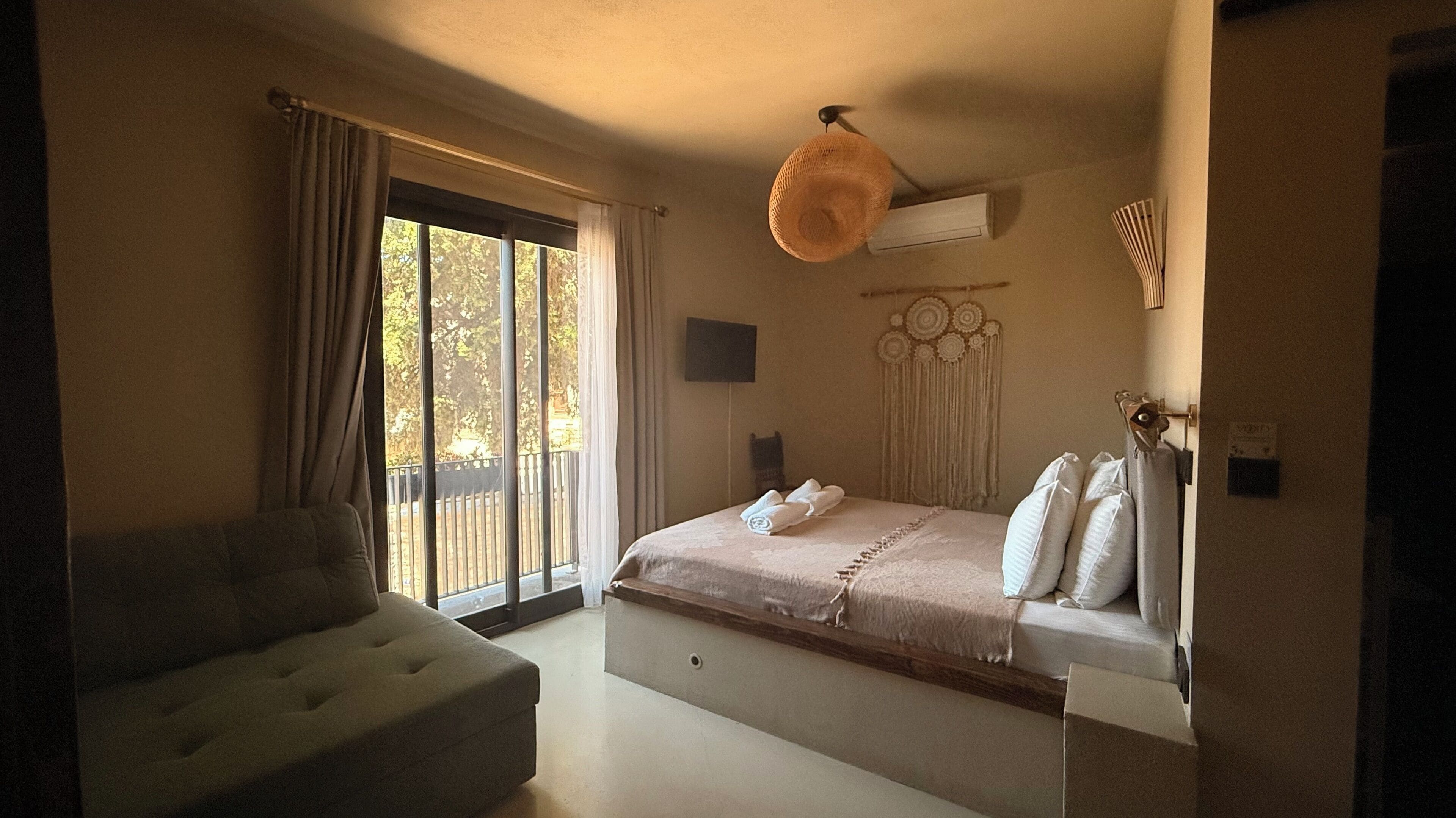 ダブルルーム クイーンベッド 1 台 シティビュー | WiFi (無料)