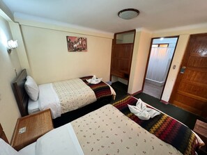 Chambre Double Économique | 1 chambre, décoration personnalisée, ameublement personnalisé, bureau