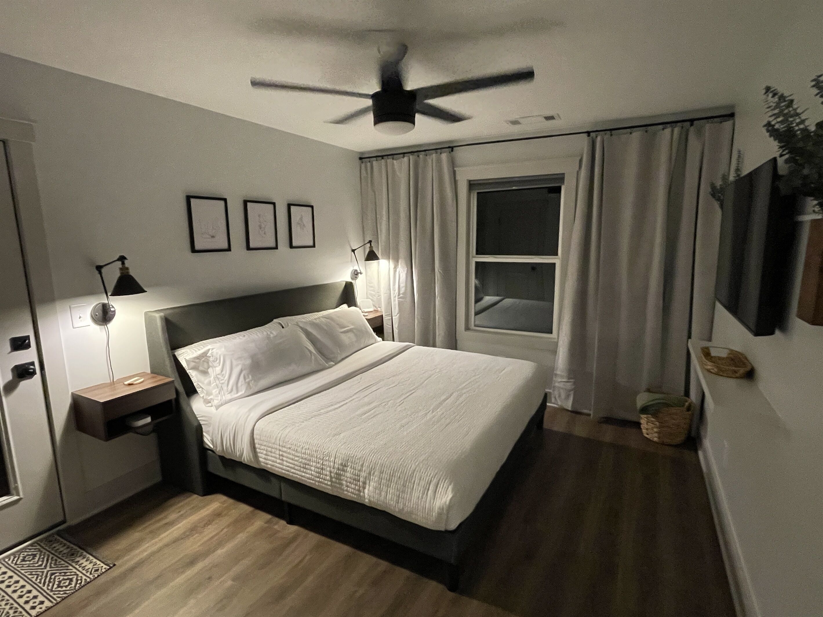 1 habitación, tabla de planchar con plancha, wifi gratis y ropa de cama 