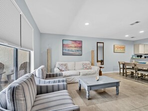 Smart TV - Beachwalk in 4 Minutes! Townhouse in Miramar Beach (Miramar Beach)