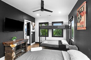 3 chambres, fer et planche à repasser, Wi-Fi, draps fournis