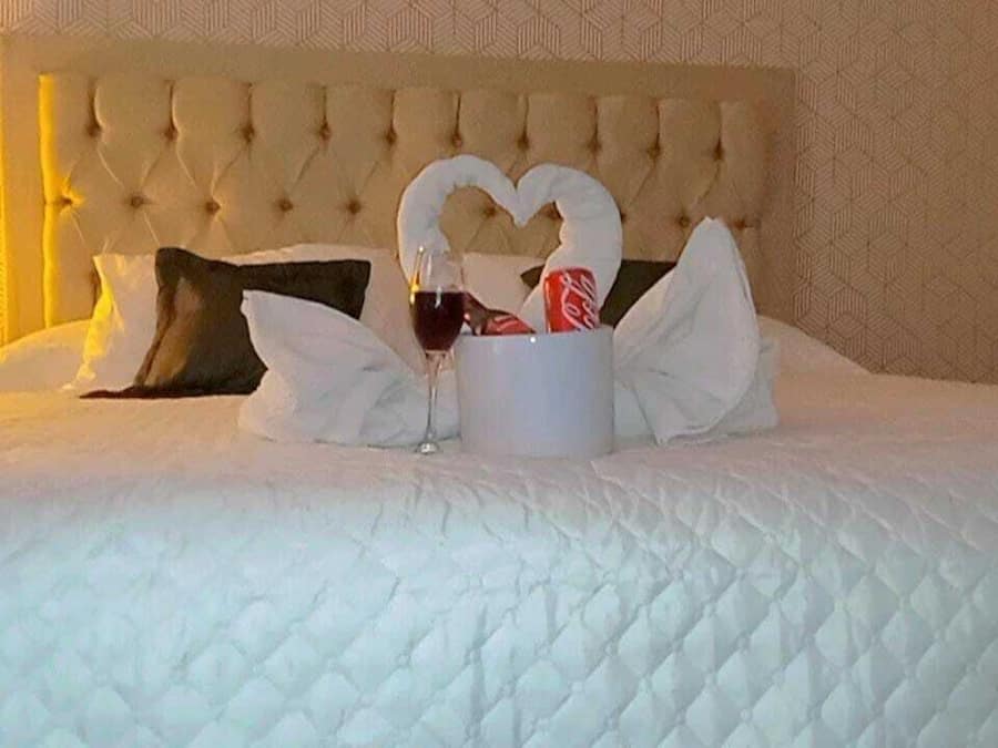 Laptop workspace, iron/ironing board, free WiFi, bed sheets