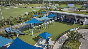 Sport court - Spacious+cozy house, near the beach, heated pool. (Naples)