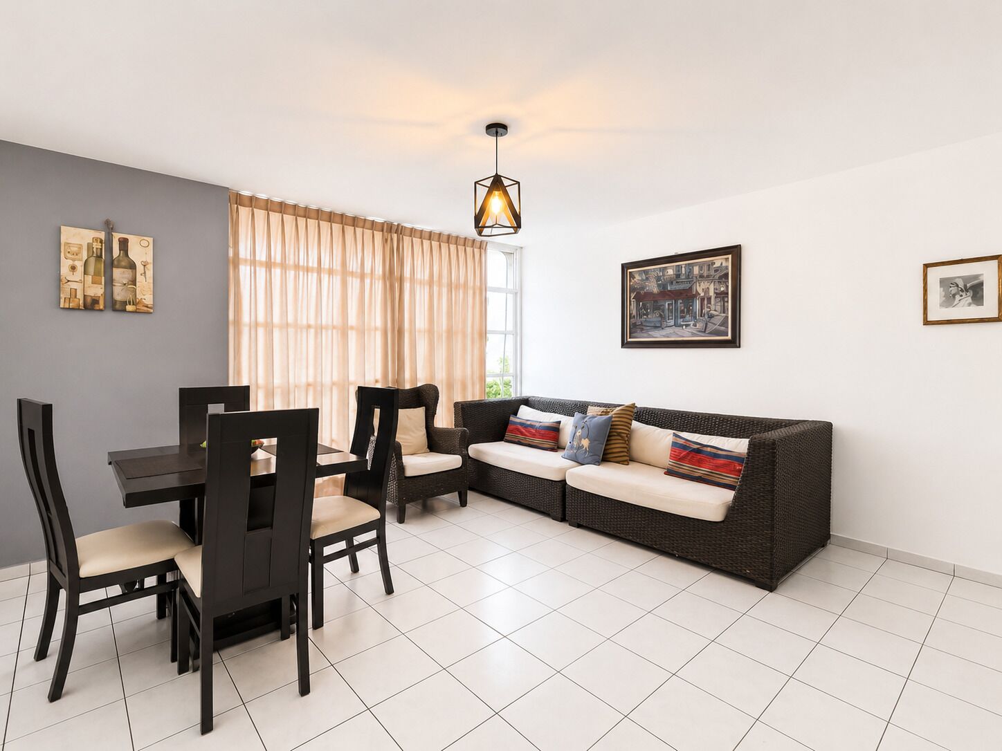 Superior Studio Suite | Dining room