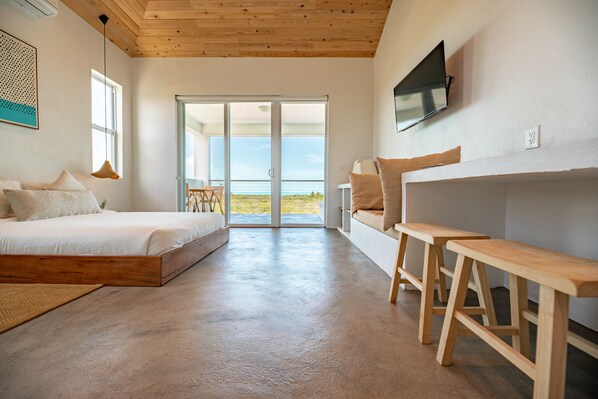 5 habitaciones, tabla de planchar con plancha, wifi y ropa de cama