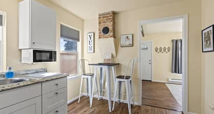 Cozy Cottage in Grants Pass Near River!