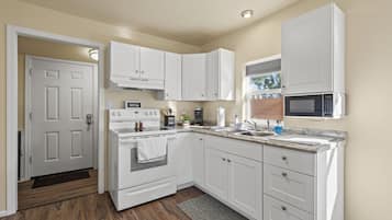 電子レンジ、オーブン、コンロ