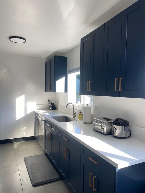 Microwave, oven, stovetop, dishwasher