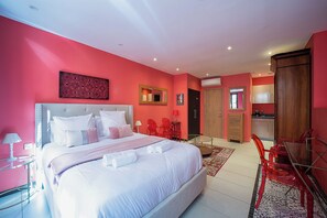 WiFi, bed sheets - Suite Rigaud Romantique (Perpignan)