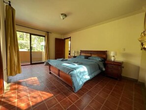 9 bedrooms, WiFi, bed sheets