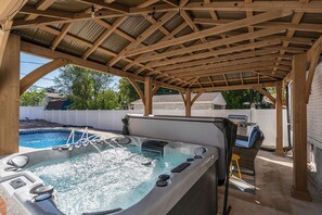 Outdoor spa tub - Art Deco Oasis: Pool, Hot Tub, 5 BDR, 3 BTH, 2 King Beds, Arcade, BBQ,  4 TV's (South Salt Lake)