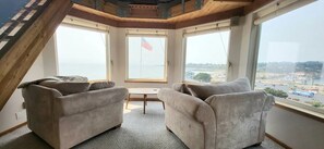 Interior - One of a Kind- Working Lighthouse! (Brookings)